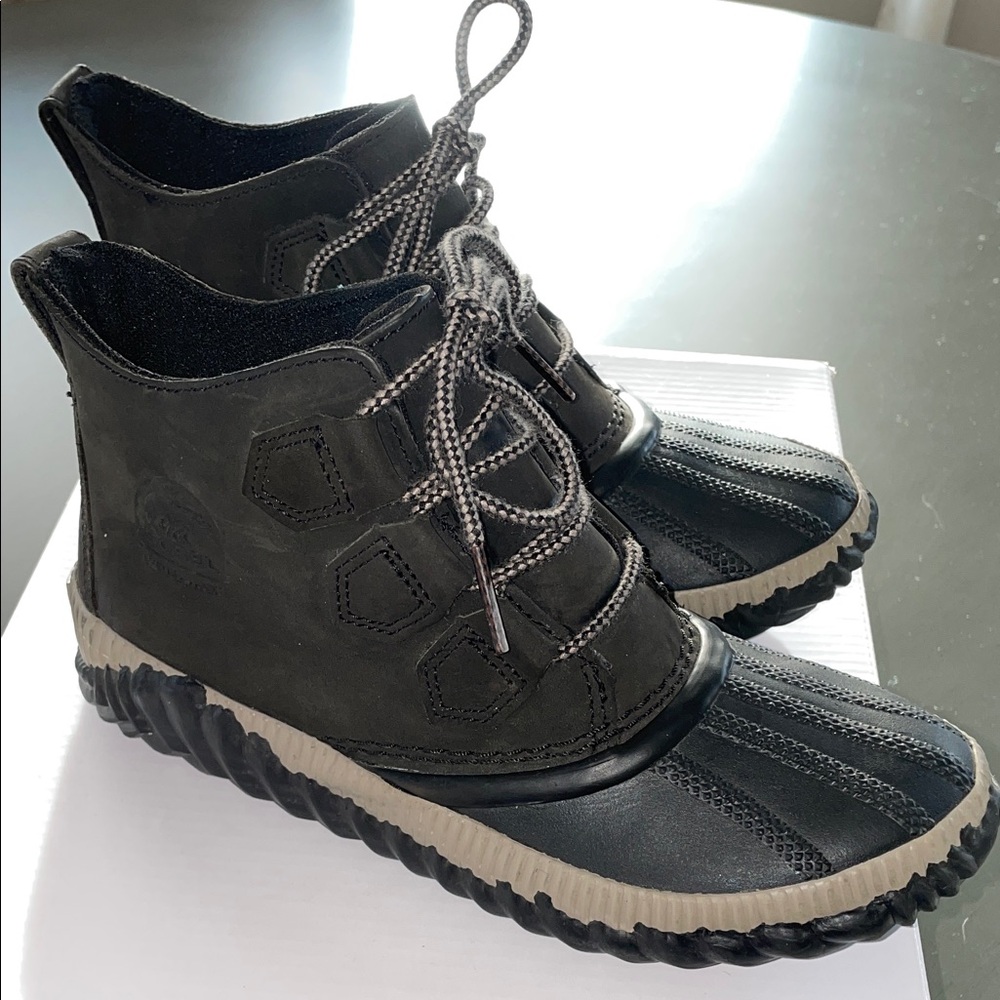 Sorel Out N’ About Leather Duck Boots